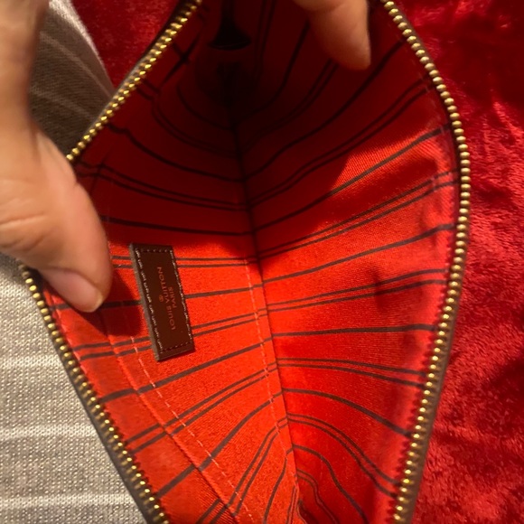 Authentic louis vuitton pochette - Picture 2 of 4